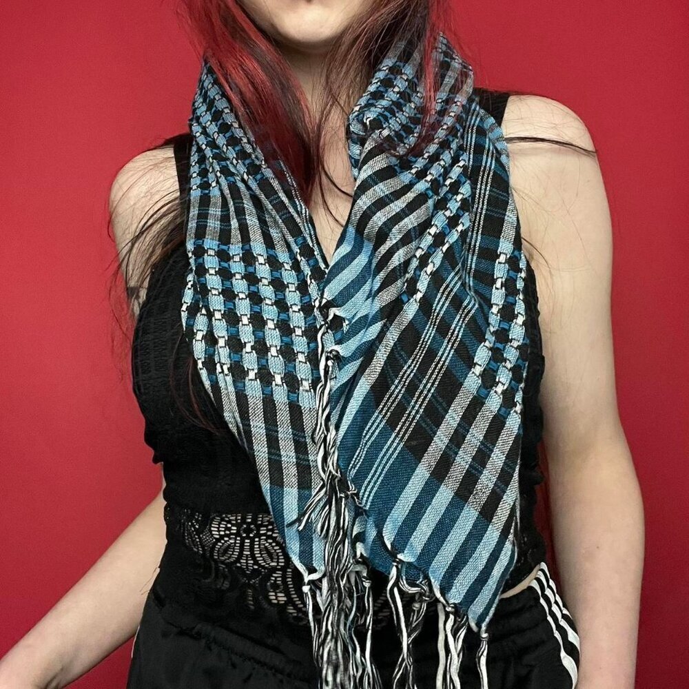 Blue and white checkerboard scarf 💙🤍
